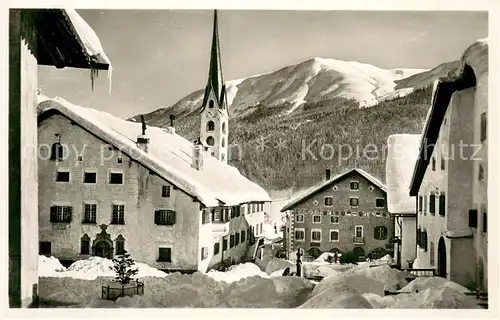AK / Ansichtskarte Zuoz_GR Dorfplatz Kirche Zuoz_GR