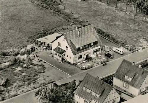 AK / Ansichtskarte Ahl Gaststaette und Cafe Zur Gruenen Aue Fliegeraufnahme Ahl
