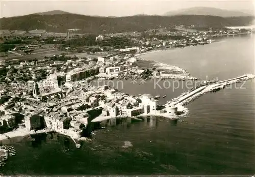 AK / Ansichtskarte Saint_Tropez_Var Fliegeraufnahme Vue generale sur le Port Saint_Tropez_Var