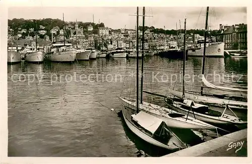 AK / Ansichtskarte Deauville sur Mer La Plage Fleurie Le Bassin des Yachts 