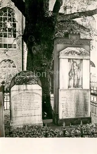 AK / Ansichtskarte Ottensen_Hamburg Grab v. F.G. Klopstock auf d. Kirchhof d. Christians Kirche Ottensen Hamburg