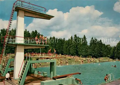AK / Ansichtskarte Winterberg_Hochsauerland Freibad mit Sprungturm Winterberg_Hochsauerland
