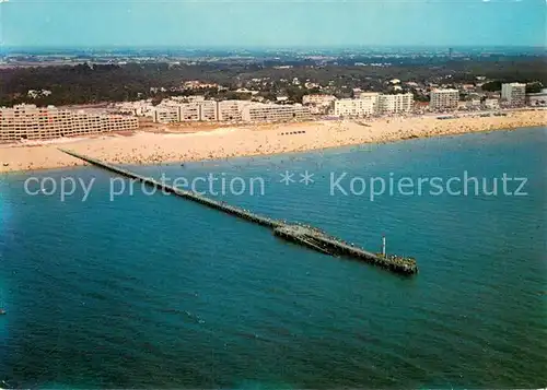 AK / Ansichtskarte Saint Jean de Monts La plage et lEstacade Vue aerienne Saint Jean de Monts