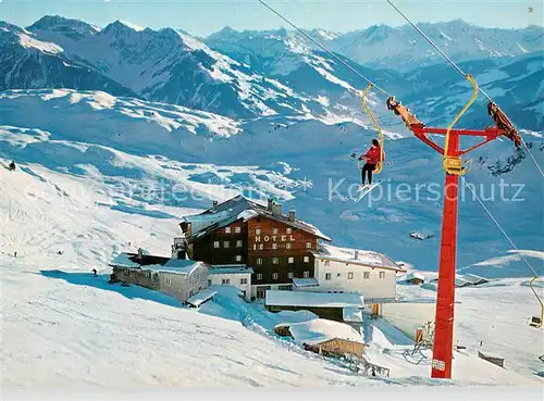 AK / Ansichtskarte Kitzbueheler_Horn_Tirol Blick auf Alpenhaus und Trattalm Sessellift 