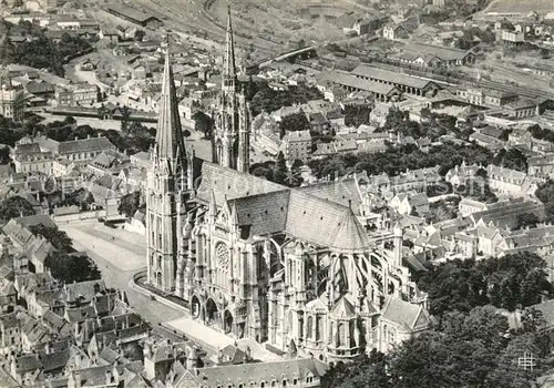 AK / Ansichtskarte Chartres_28 La Cathedrale vue aerienne 