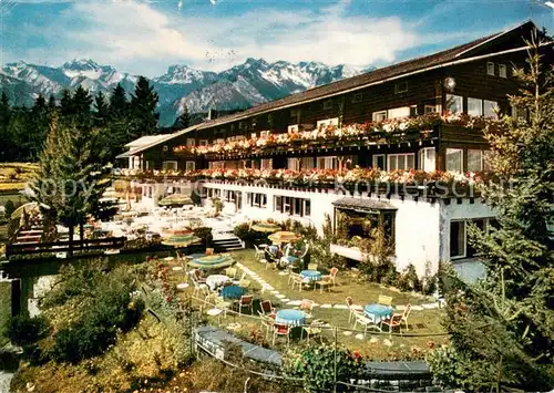 AK / Ansichtskarte Sonthofen_Oberallgaeu Kur  und Sporthotel Allgaeuer Berghof Garten Terrasse Alpenblick Sonthofen Oberallgaeu
