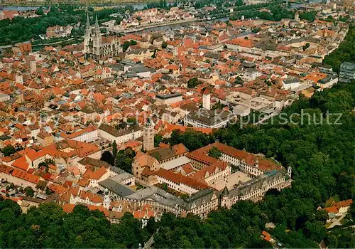 AK / Ansichtskarte Regensburg Fliegeraufnahme mit Schloss der Fuersten von Thurn und Taxis und Basilika St Emmeram Regensburg