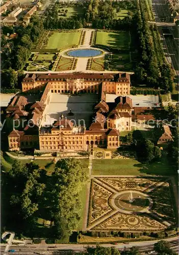 AK / Ansichtskarte Ludwigsburg__Wuerttemberg Wuertt Residenzschloss und Bluehendes Barock Fliegeraufnahme 