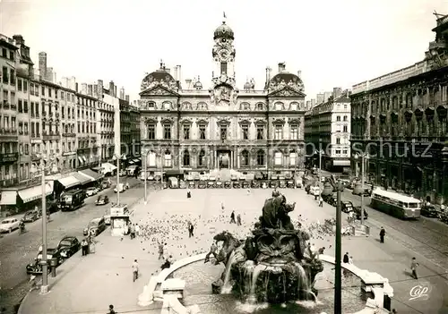 AK / Ansichtskarte Lyon_France Place des Terreaux Fontaine Lyon France