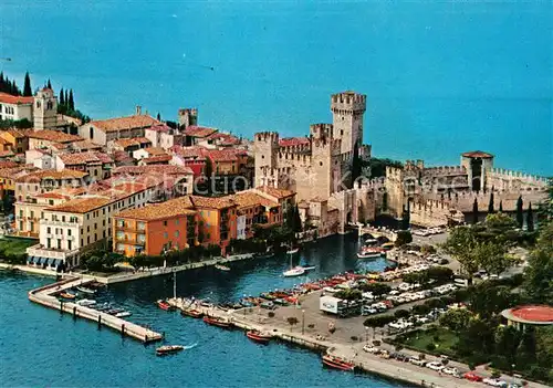 AK / Ansichtskarte Sirmione_Lago_di_Garda Hafen Festung Sirmione_Lago_di_Garda