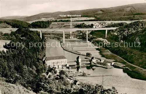 AK / Ansichtskarte Goettingen_Herberhausen Hotel Werrahaus unterhalb der Autobahnbruecke Goettingen Herberhausen