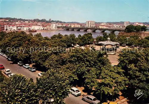 AK / Ansichtskarte Bayonne_64 Vue Generale sur la Place et le Pont St Esprit 
