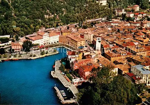 AK / Ansichtskarte Riva_del_Garda Ort am Gardasee Hafen Riva_del_Garda