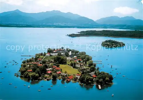 AK / Ansichtskarte Chiemsee Fliegeraufnahme mit Fraueninsel Krautinsel und Herreninsel Chiemsee