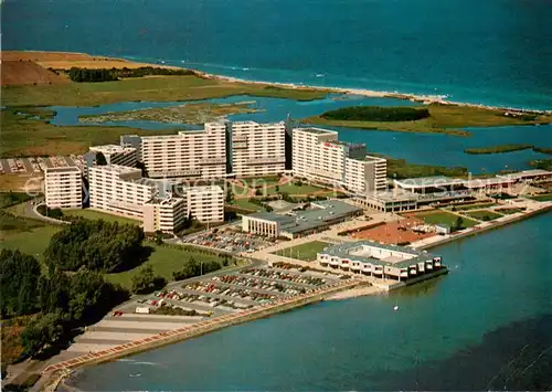 AK / Ansichtskarte Heiligenhafen_Ostseebad Ferienzentrum Fliegeraufnahme Heiligenhafen_Ostseebad