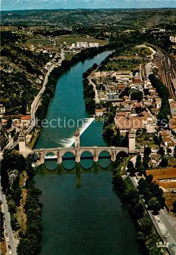 AK / Ansichtskarte Cahors_en_Quercy La vallee du Lot et le pont Valentre ouvrage fortifie Vue aerienne Cahors_en_Quercy