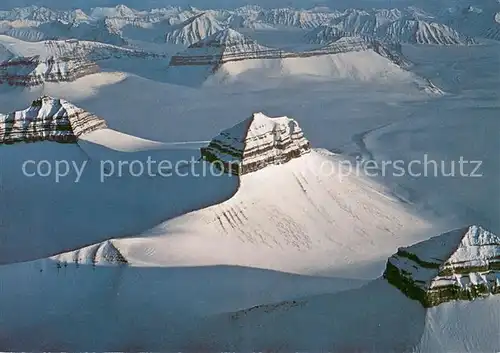 AK / Ansichtskarte Svalbard_Spitzbergen_Norge The mountains The 3 crowns 