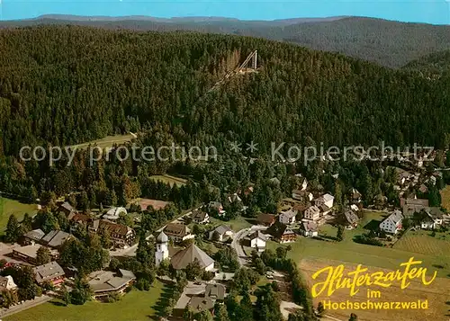 AK / Ansichtskarte Hinterzarten mit Adlerschanze Skisprungschanze Schwarzwald Hinterzarten