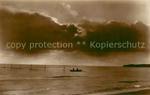 AK / Ansichtskarte Juist_Nordseebad Fischerboot Strand Abendstimmung Nordseeinsel Juist_Nordseebad