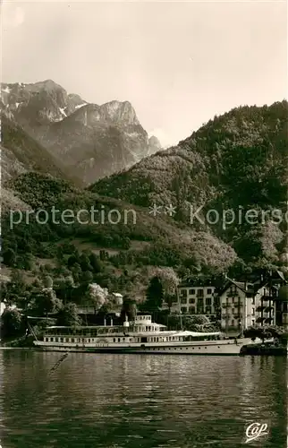 AK / Ansichtskarte Saint Gingolph_Haute_Savoie Arrivee du Bateau Savoie Lac Leman Saint Gingolph_Haute