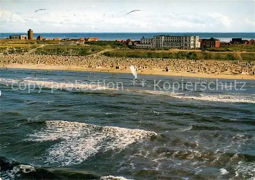 AK / Ansichtskarte Juist_Nordseebad Strand mit Kurhaus Juist_Nordseebad