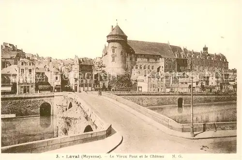 AK / Ansichtskarte Laval_53 Vieux pont sur la Mayenne et le chateau 