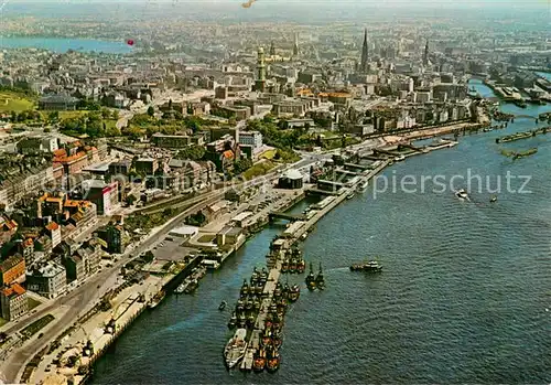AK / Ansichtskarte Hamburg Fliegeraufnahme Hafen und Stadt Hamburg