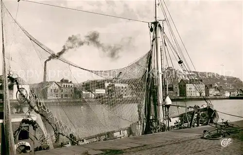 AK / Ansichtskarte Cherbourg_50 Port et la Montagne du Roule Bateau de peche 