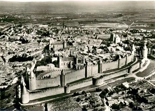 AK / Ansichtskarte Carcassonne Cite medievale vue aerienne Carcassonne