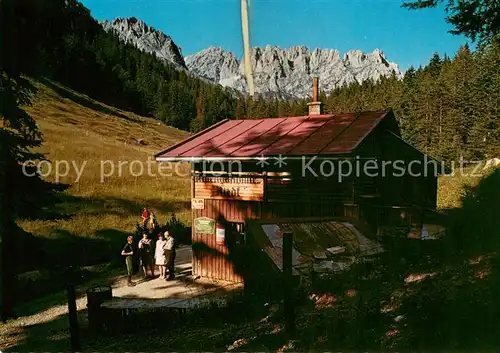 AK / Ansichtskarte Ellmau_Tirol Riedlhuette mit Vorderer Karlspitze und Toerlspitzen Ellmau Tirol
