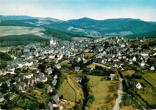 AK / Ansichtskarte Winterberg_Hochsauerland Fliegeraufnahme Gesamtansicht Winterberg_Hochsauerland