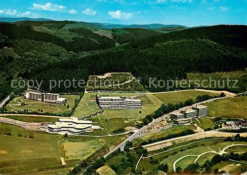 AK / Ansichtskarte Fredeburg_Schmallenberg Fliegeraufnahme VdK  Haus Kurmittelhaus Fachklinik Fredeburg_Schmallenberg