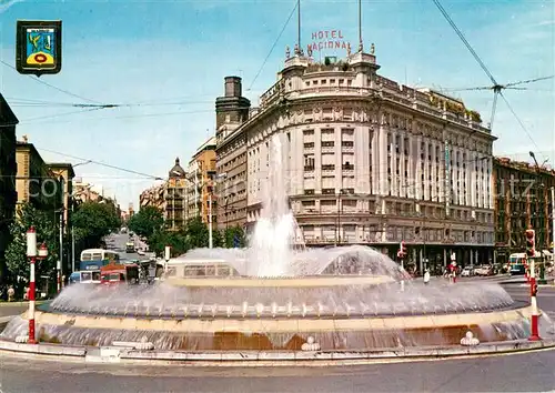 AK / Ansichtskarte Madrid_Spain Fuente de la Plaza de Carlos V Hotel Nacional Brunnen Madrid Spain