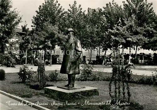 AK / Ansichtskarte Torre_del_Lago_Puccini Place Puccini Monument au Maitre Torre_del_Lago_Puccini