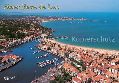AK / Ansichtskarte Saint Jean de Luz Le port et la Maison de linfante Ciboure et le quai Ravel dans le fond la plage et le Fort de Socoa Saint Jean de Luz
