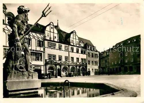 AK / Ansichtskarte Weimar__Thueringen Marktplatz mit Cranachhaeusern Brunnen 