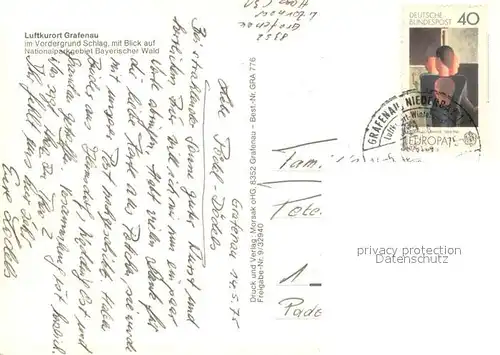 AK / Ansichtskarte Grafenau_Niederbayern Fliegeraufnahme Gesamtansicht m. Bayerischer Wald Grafenau Niederbayern