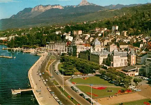 AK / Ansichtskarte Evian les Bains_74 Vue aerienne sur les quais au bord du Lac Lemain Jardins Massif de la Dent d Oche 
