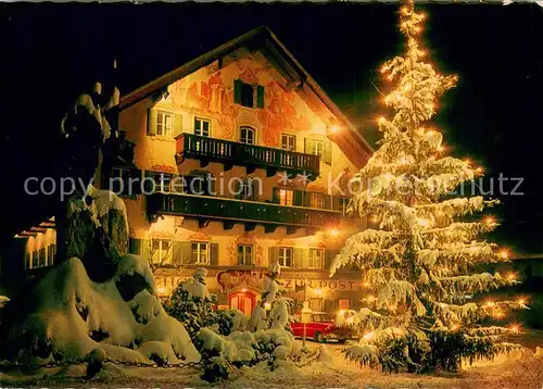 AK / Ansichtskarte Kochel_See Gasthof zur Post Winterabend in den Bayerischen Alpen Christbaum Huber Karte Nr 8207 Kochel_See