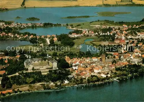 AK / Ansichtskarte Ploen_See Schloss Naturpark Holsteinische Schweiz Ploen_See