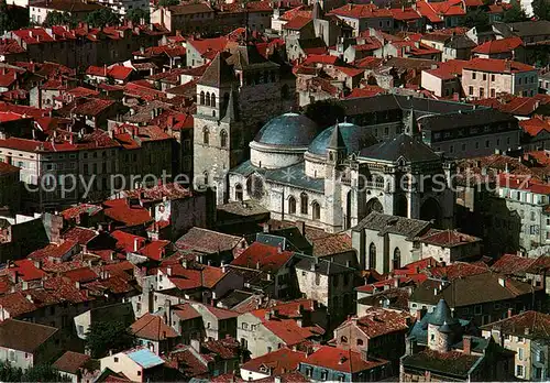 AK / Ansichtskarte Cahors_en_Quercy La Cathedrale Saint Etienne Les coupoles et le clocher donjon Vue aerienne Cahors_en_Quercy