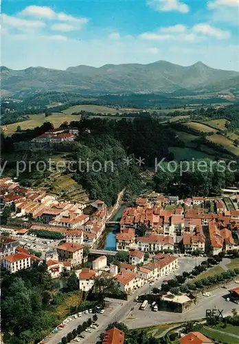 AK / Ansichtskarte Saint Jean Pied de Port Vue aerienne Au centre la Nive Saint Jean Pied de Port
