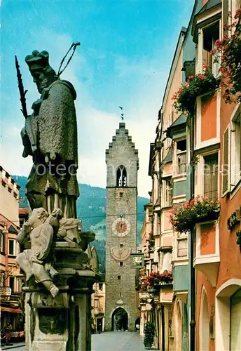 AK / Ansichtskarte Sterzing_Suedtirol Motiv Innenstadt Brunnen Stadttor Sterzing Suedtirol