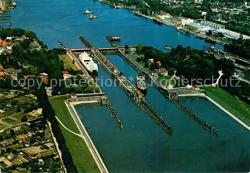 AK / Ansichtskarte Brunsbuettelkoog Nord Ostsee Kanal Schleuse Brunsbuettelkoog