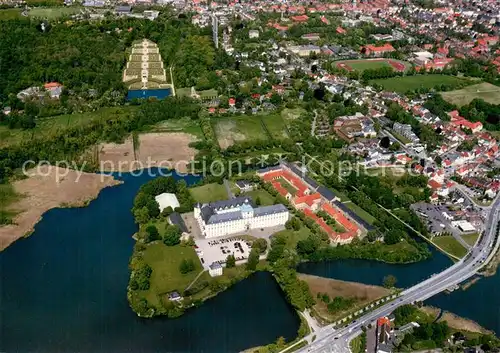 AK / Ansichtskarte Schleswig_Schlei Schloss Gottorf und Fuerstengarten Fliegeraufnahme Schleswig_Schlei