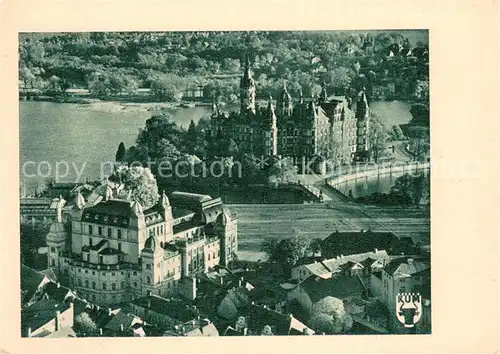 AK / Ansichtskarte Schwerin__Mecklenburg Fliegeraufnahme mit Schloss 