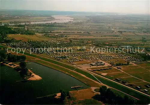 AK / Ansichtskarte Drage_Elbe Mobilheim und Camping Platz Restaurant Stover Strand Fliegeraufnahme Drage_Elbe