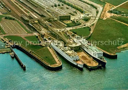 AK / Ansichtskarte Insel_Fehmarn Faehrbahnhof Puttgarden Fehmarn Kai Fliegeraufnahme Insel Fehmarn