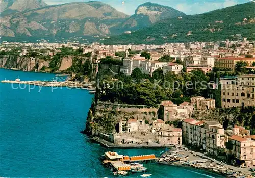 AK / Ansichtskarte Sorrento_Campania_Italia Marina Grande und Panorama 