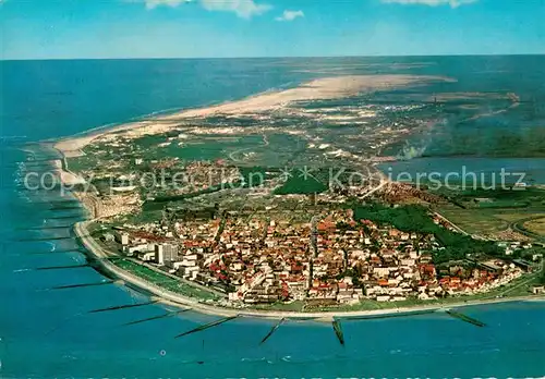 AK / Ansichtskarte Norderney_Nordseebad Fliegeraufnahme Gesamtansicht Norderney_Nordseebad